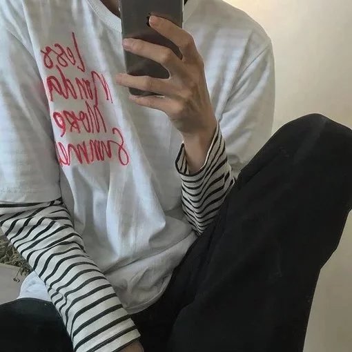左奇烁荷